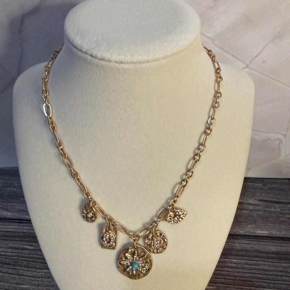 NWOT gold tone adjustable necklace lightweight